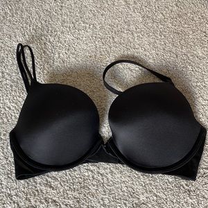 Like New Victoria’s Secret Very Sexy Push Up Bra 32D
